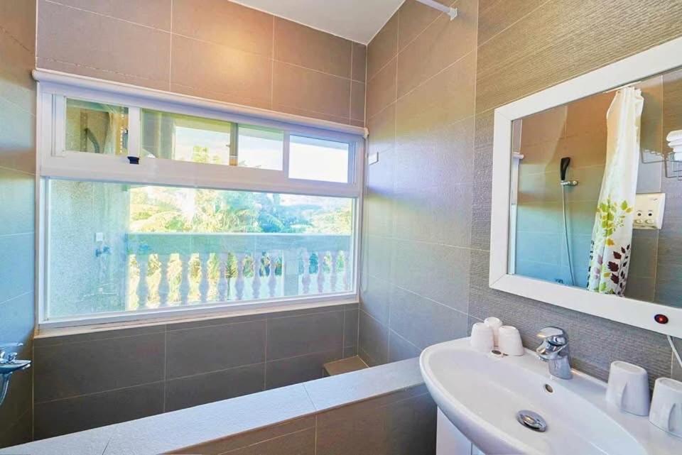 Ocean Mam Bo Homestay Ji'an Bagian luar foto